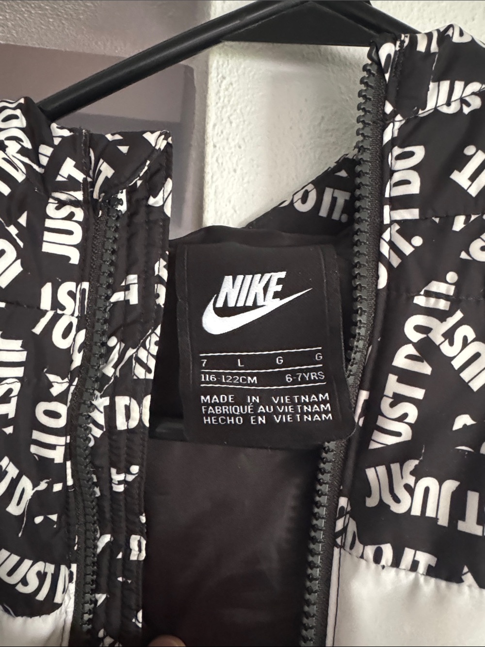 Boys Nike Jacket - Picture 4 of 5